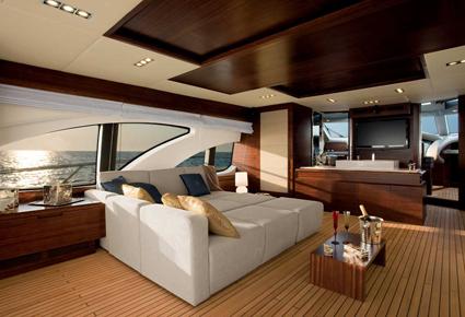 Azimut Grande 100 يخت ديناميكي يحضن المالك، ضيوفه والطاقم